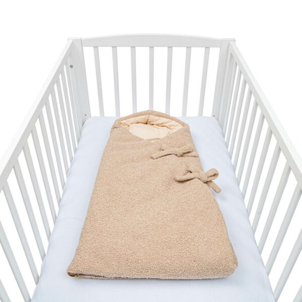 Teddy beige wikkelslaapzak 55x40 cm – zacht en veilig - Afbeelding 3